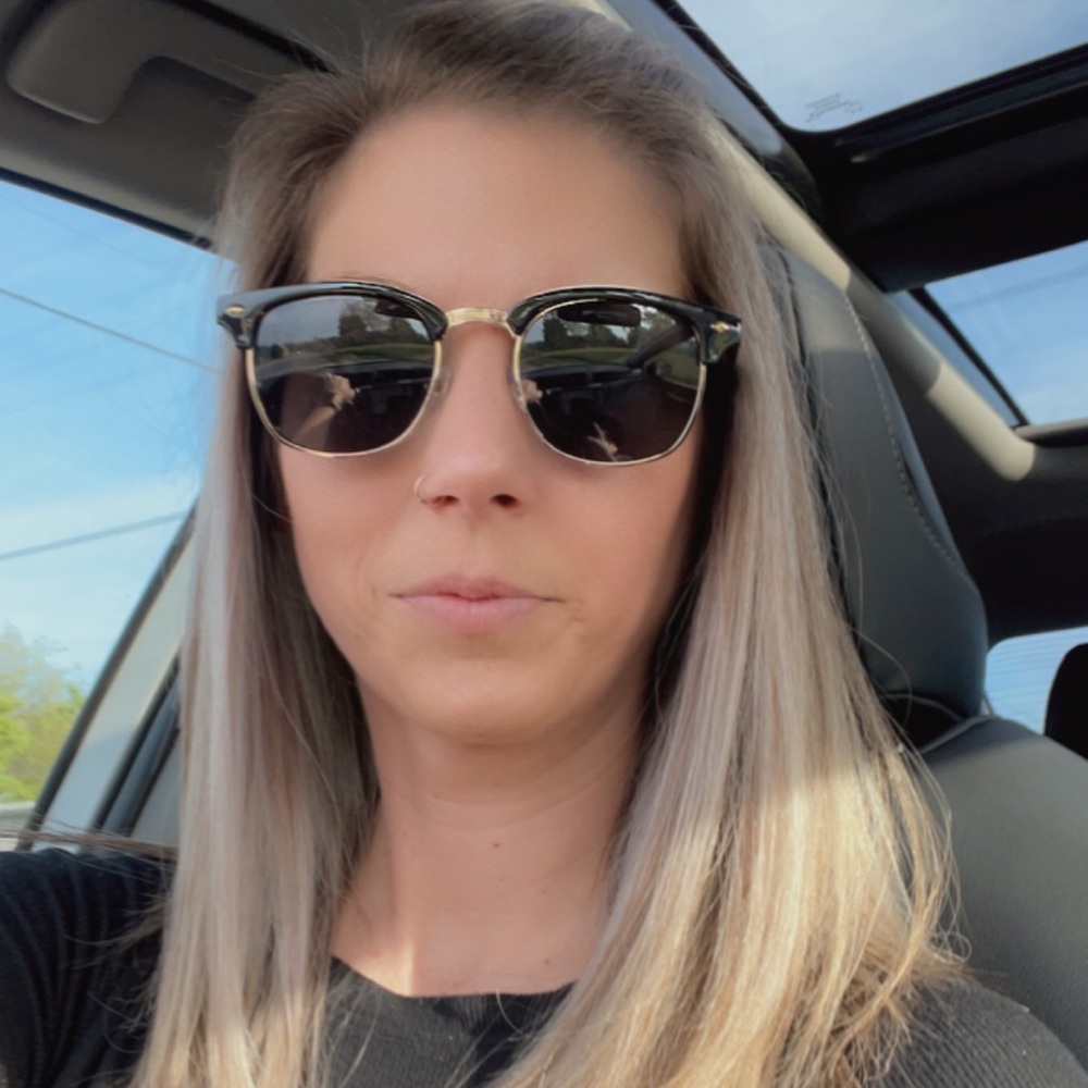 Meet your Posher, Leslye nichole